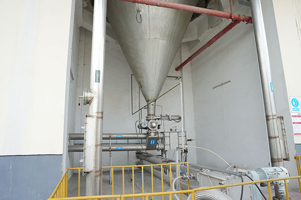 Entrepôt de matières premières